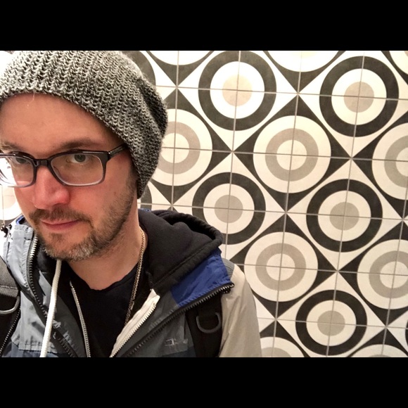 Meet your Posher, Joshua - Picture 1 of 3